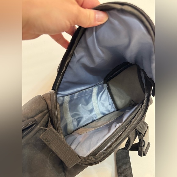 Xit XTBPS Black Deluxe Digital Camera & Video Sling Style Padded Shoulder Bag - Picture 9 of 9